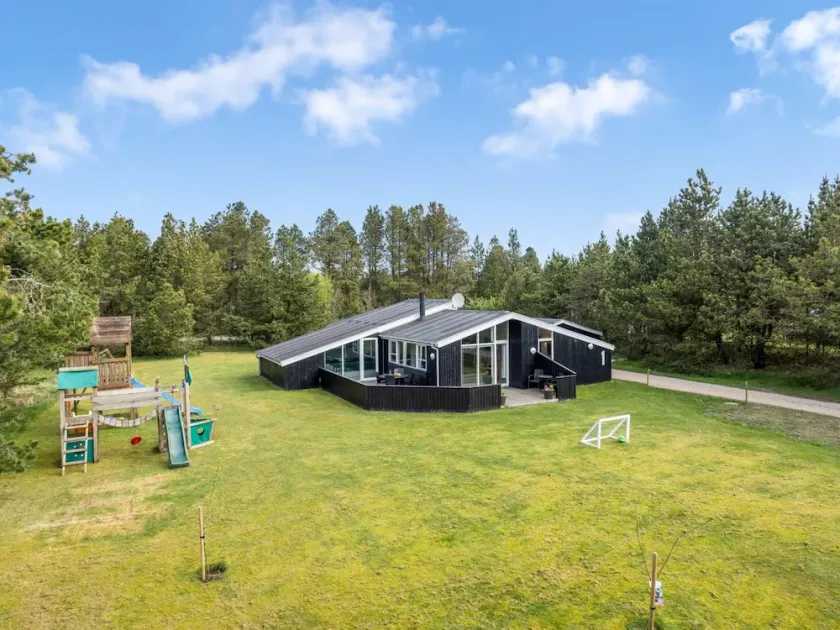 \"Halwarth\" - 250m from the sea by Interhome - Image 1
