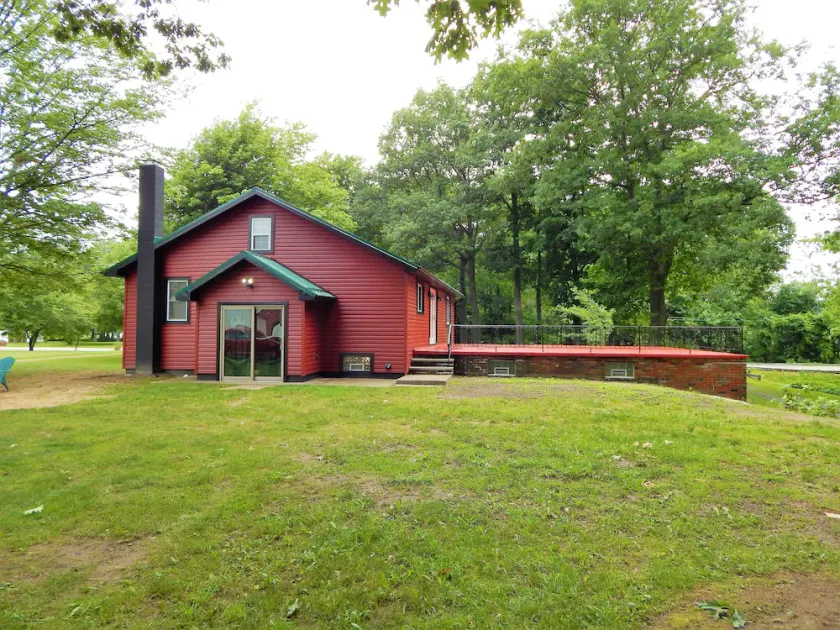 Stunning views in a great location for hunting fishing or just vacation! - Image 1