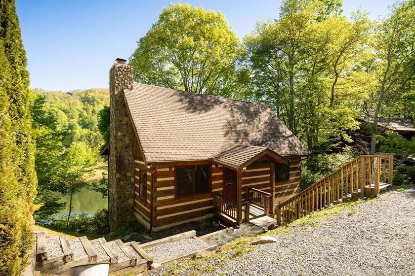 3BD / 3BA Cabin ligger i sjöarna på sju djävlar, utsikt över Mtn och sjön, bubbelpool, spelbord och King Master Suite - Image 1