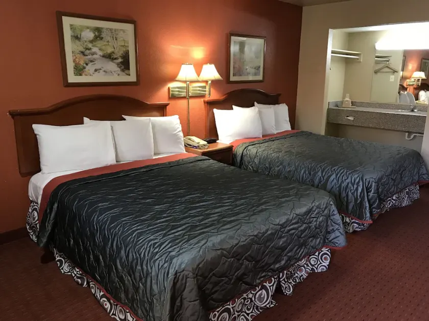 Best Budget Inn - Abilene - Image 1