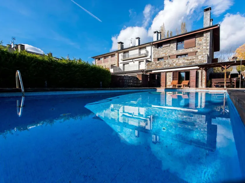 Magnifique maison de vacances avec WIFI, piscine privée, TV, terrasse et animaux admis - Image 1