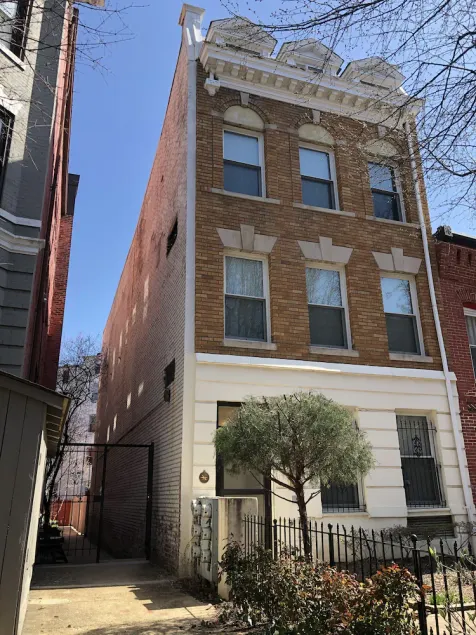 Beautifully Renovated DuPont Circle Studio - Image 1