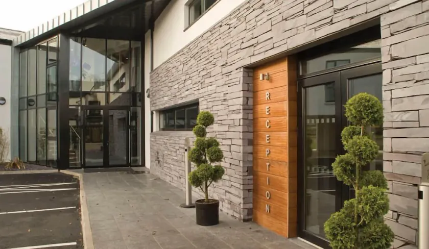 Ballyrobin Hotel - Image 1