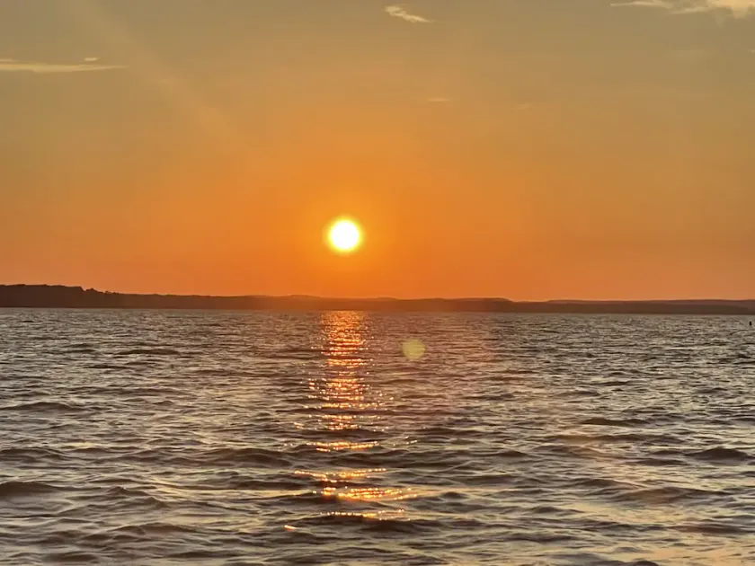 Lake front - Image 1