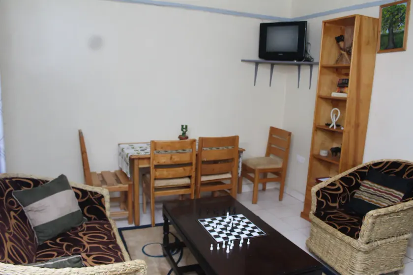 Fully furnished 2 bedroom house. Sleeps 4 - Image 1
