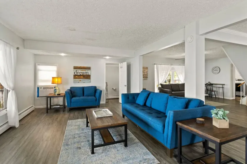MM Properties Lake Ontario: Waterside Retreat - Image 1