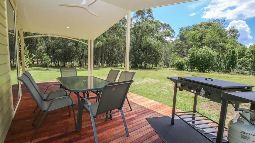 GABLES: Wandiligong township - Image 1