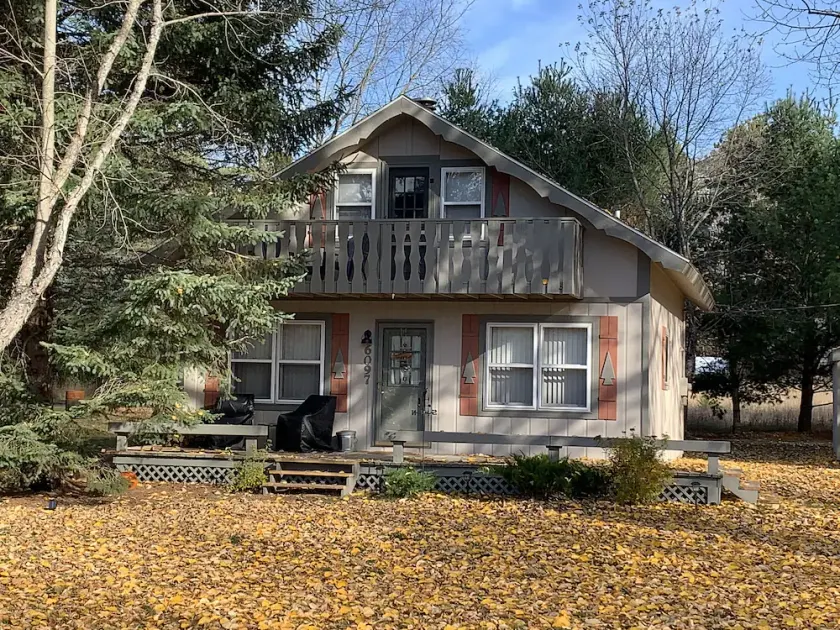Cabin Located in the Manistee National Forest with all the Comforts of Home - Image 1