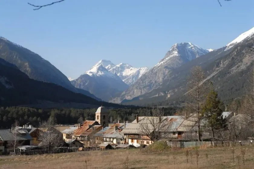 bellissimo appartamento etichettato in una casa di villaggio LES ALBERTS MONTGENEVRE - Image 1