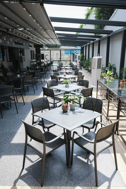 Silver Moon Hotel - Image 1
