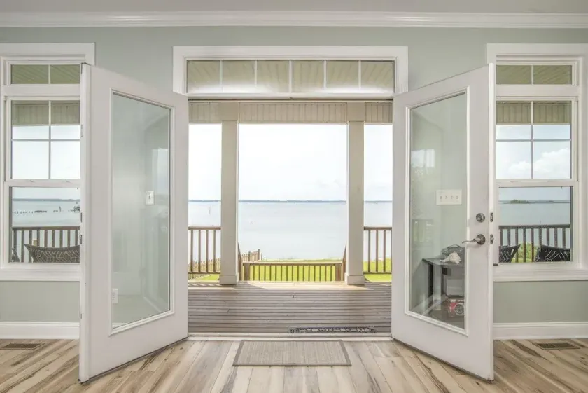 Sunset Bay Retreat - Image 1