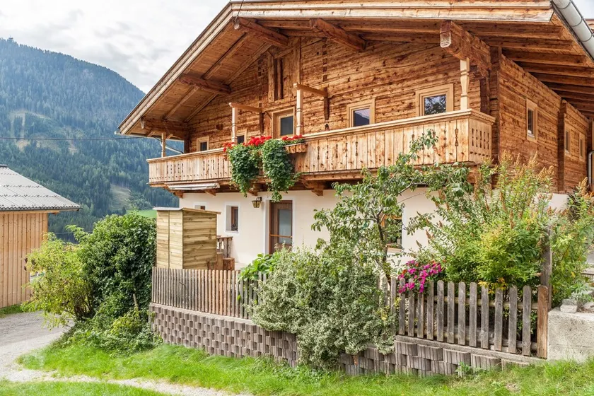 Neuhaus Alm Holiday Home with Mountain Views, Open Terrace and Wi-Fi - Image 1