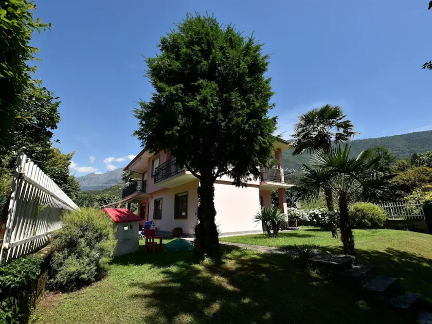 Villa i Mergozzo nær Lago di Mergozzo - Image 1
