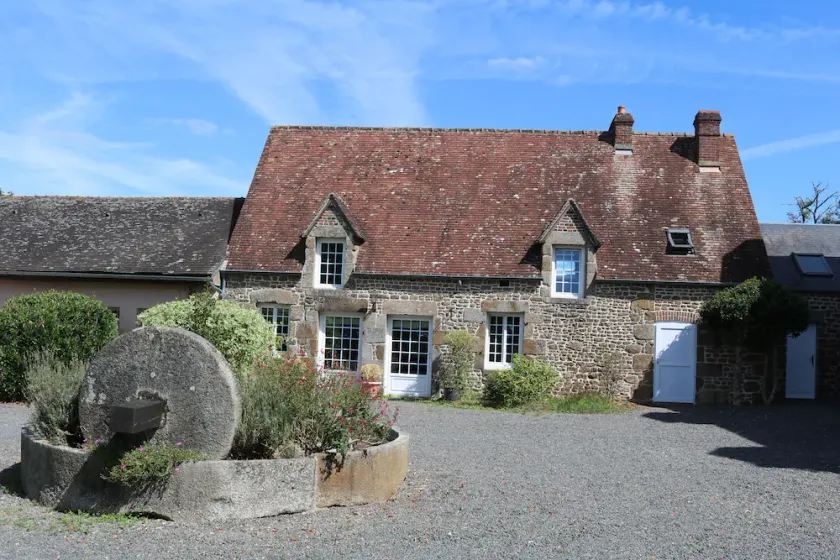 Green cottage - Image 1