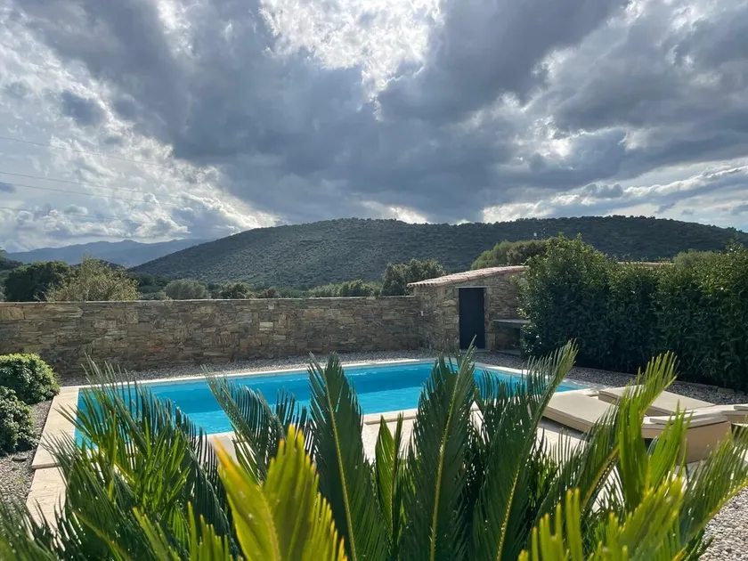 Villa moderne avec piscine privée à 5 min en voiture des plages et de ST Florent - Image 1