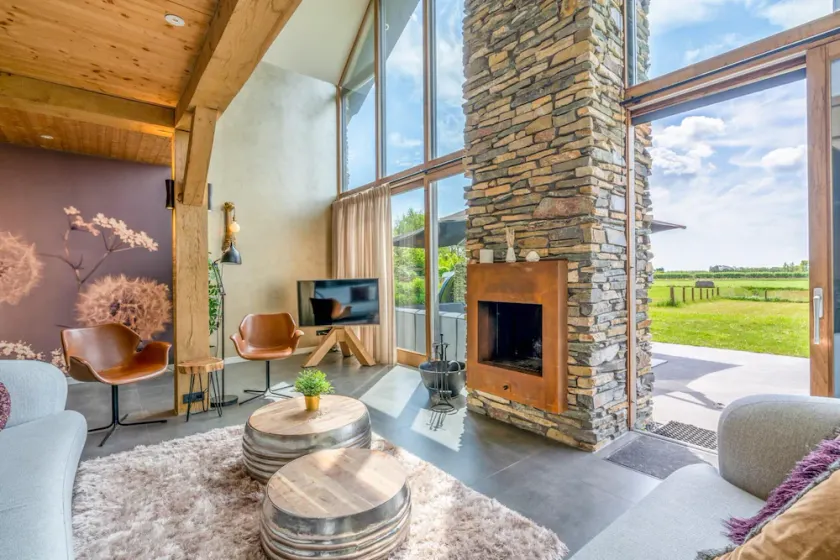 attractive and modern 6-person holiday villa - Image 1