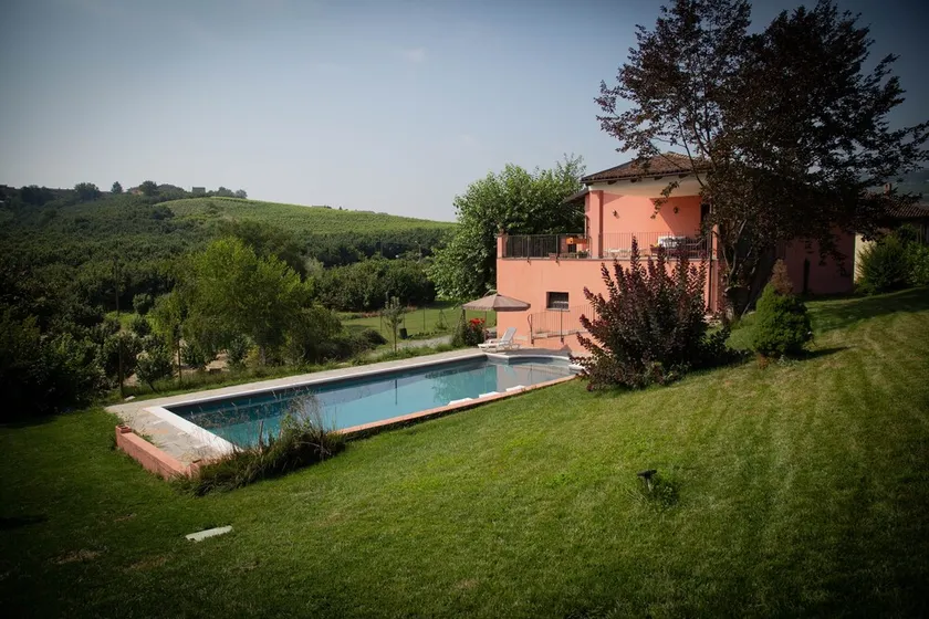 Villa with pool in the \"casa del moré\" langhe Cuneo - Image 1