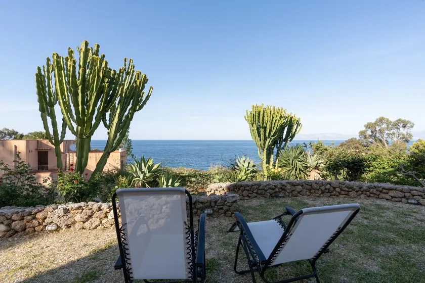 Villa „Water Front Scopello“ mit Meerblick, privatem Meerzugang, Garten & WLAN - Image 1
