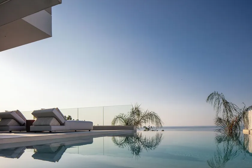 Stunning sea views, 450m from a sandy beach, heated pool, playroom and hot tub! - Image 1