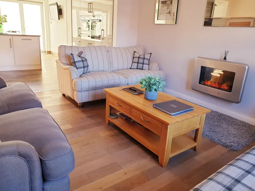Luxury Holiday Home in York - near award winning \"Bishy Road\" - with parking!! - Image 1
