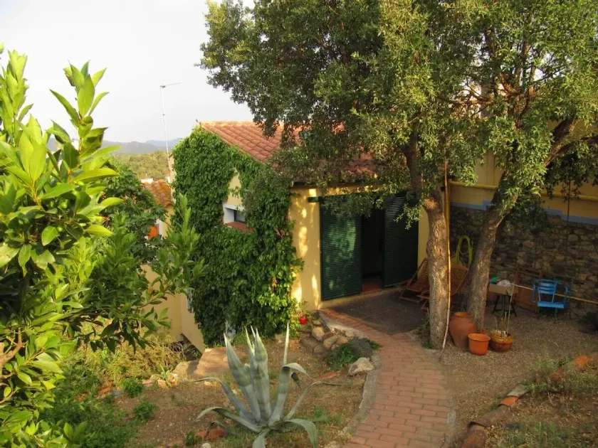 Lovely cottage in a picturesque village - 20 minutes drive to the beach - Image 1