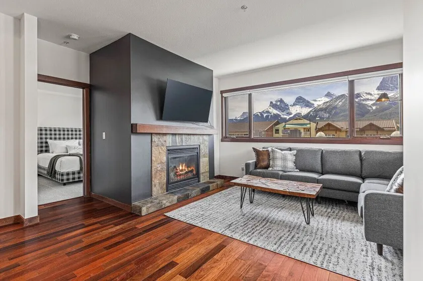 Beautiful Peak Vista - 2BR w Stunning Mt Views - Image 1