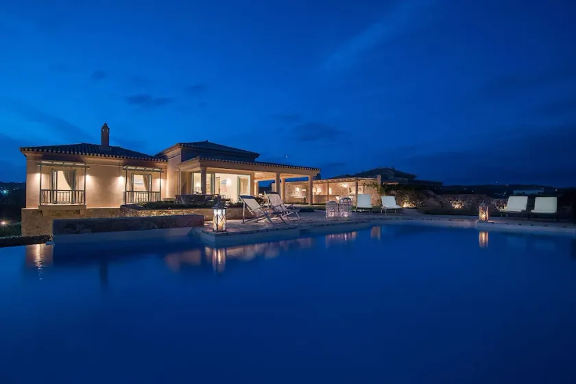 Villa Gold in Petrothalassa - Image 1