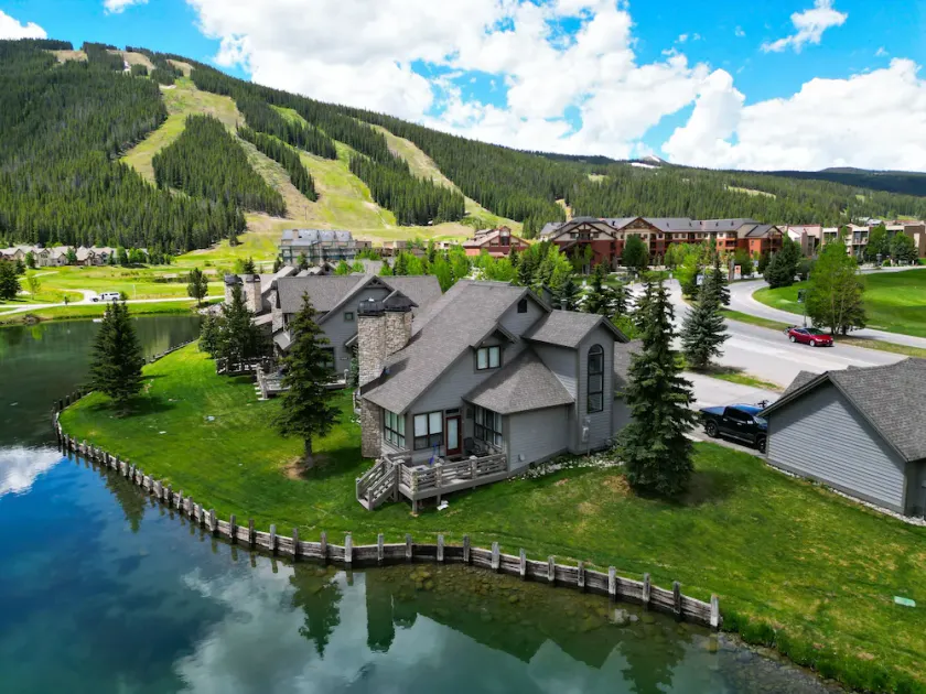 Private Mountain Town home Pet Friendly with Great Views - WD12 by Redawning - Image 1