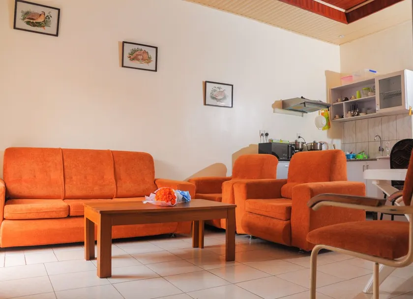 The Orange theory cosy I bedroom apartment  3 min walk to the U.S Embassy - Image 1