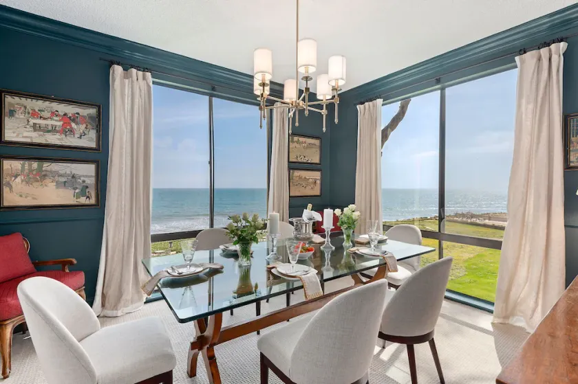 Luxury Beachfront Condo with Remarkable Ocean Views! - Image 1
