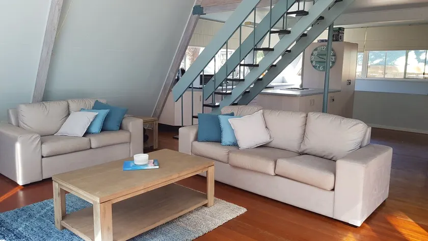 Family beach house in stunning Winda Woppa Hawks Nest - Image 1