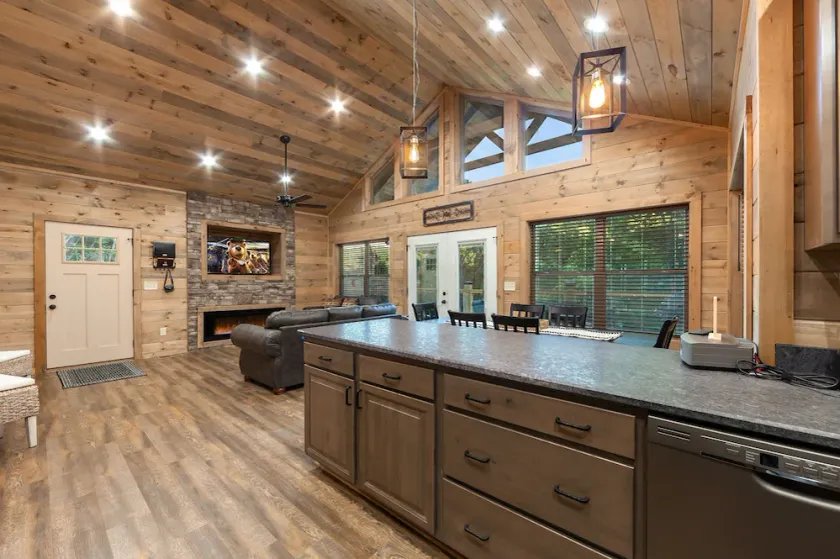 New Freedom Cabin with Large Deck - Image 1
