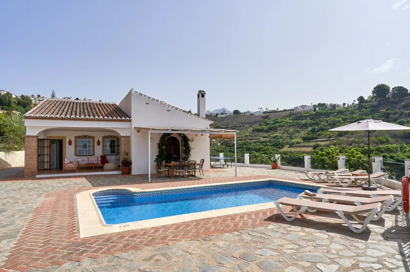 Ferienhaus 'Cortijo Los Ángeles Morea' mit Meerblick, WLAN und Klimaanlage - Image 1