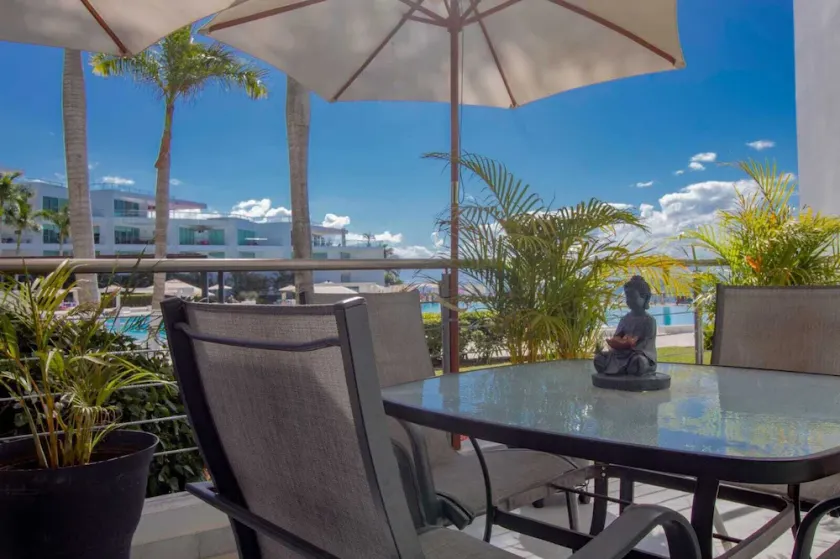 Fully Equipped Beachfront Bliss  Two Room Apartment. - Image 1