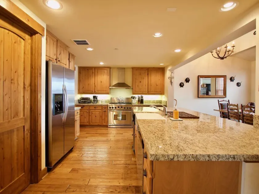 Luxury Lodges of Snowcreek - On the Golf Course - Image 1