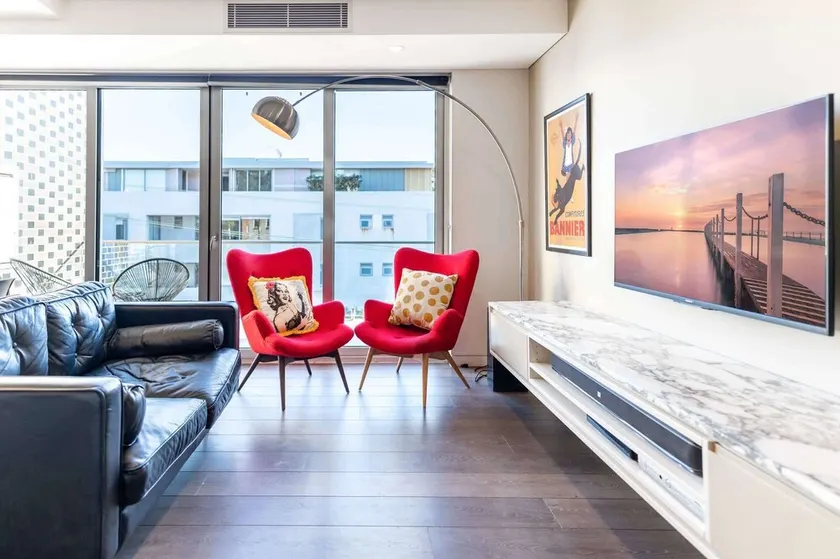 Comfy 1-Bed Apartment in Perfect Location - Image 1