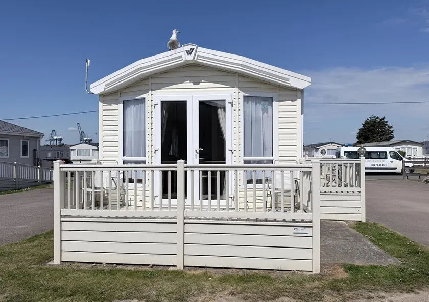 Lovely 6 Berth Caravan At Suffolk Sands Holiday Park Ref 45010Mv - Image 1