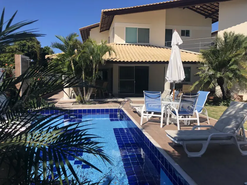 5 suites, swimming pool, air conditioning in all rooms in Paraiso dos Lagos,  - Image 1