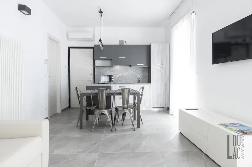 Du Lac Aparments green -new apartment a short walk from the center of Desenzano - Image 1