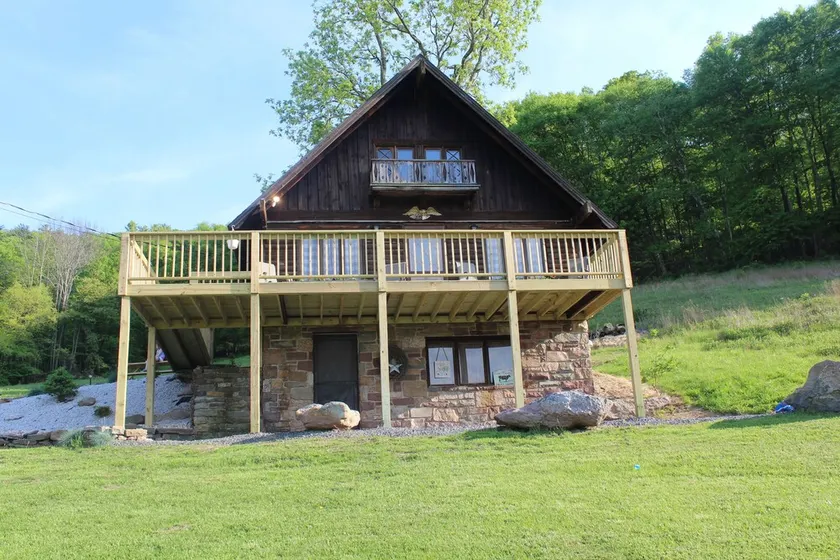 Rustik, rolig, hyggelig hytte på 130 acres landbrugsjord - Image 1