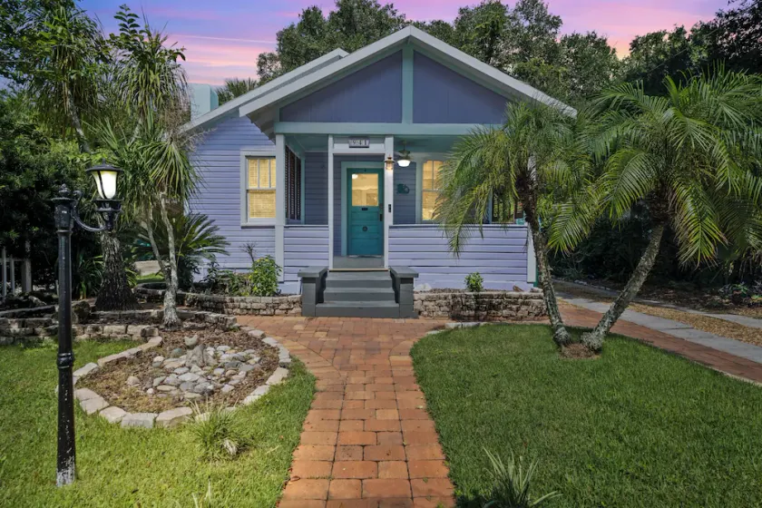 \"Mermaid House\" in Downtown Mt. Dora!! Pet Friendly - Image 1