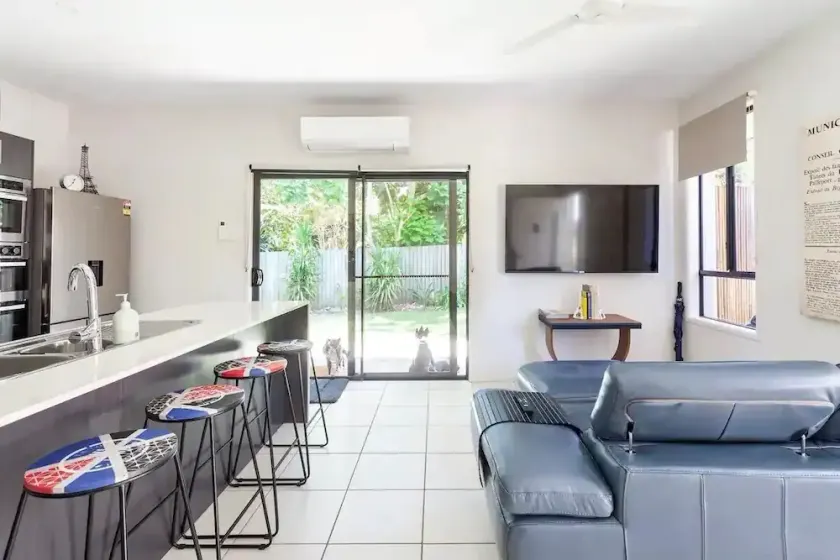 French Beach Bungalow (2br, pet-friendly) - Image 1