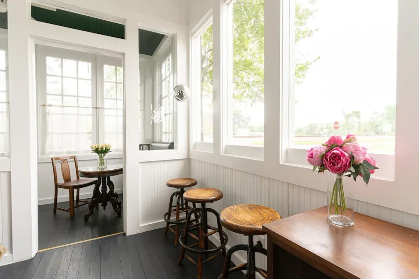 The August Inn - Image 1