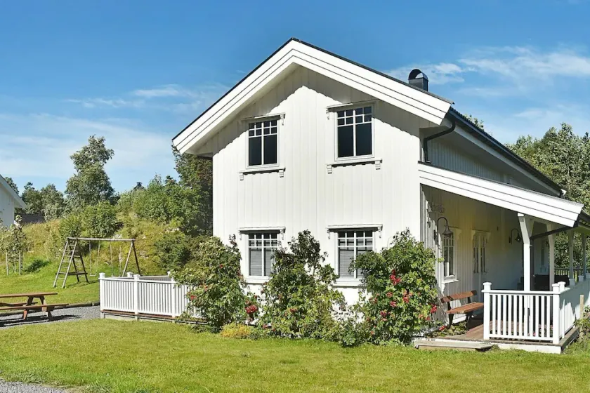 8 person feriebolig i Oksvoll - Image 1