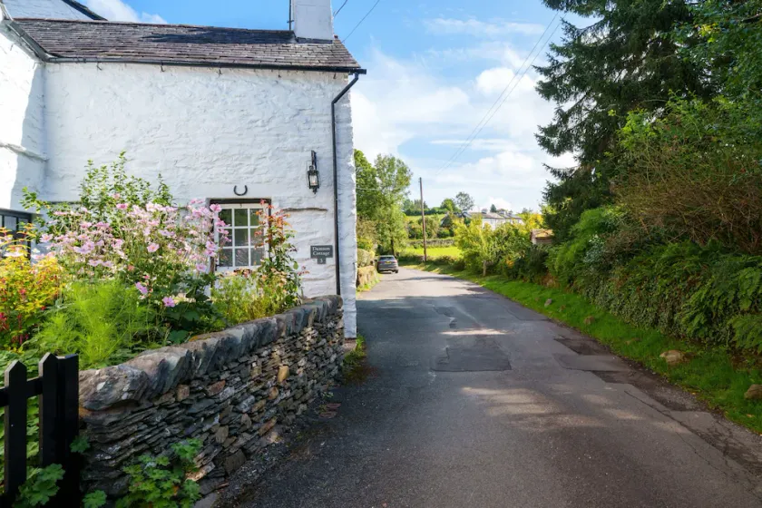 Damson Cottage - Chocolate Box Cottage in Crook, near Bowness - Image 1
