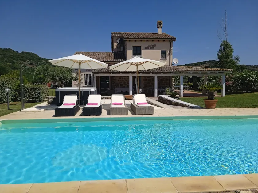 VILLA EXCLUSIVA CON PISCINA PRIVADA E HIDROMASAJE JACUZZI A SFIORO-ALGHERO - Image 1