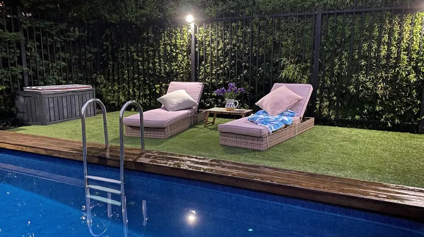 3 bedroom house with gas heated pool and great outdoor entertaining areas. - Image 1