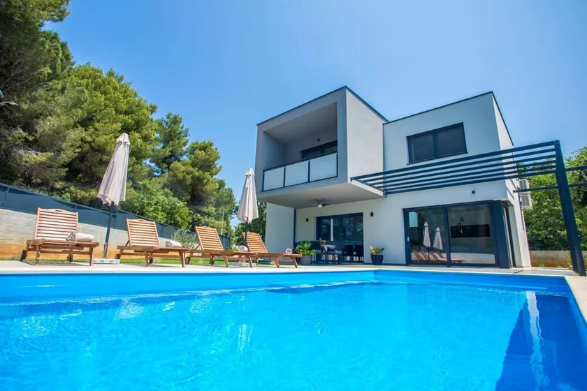 Modern villa Eva with pool and 2 bedrooms in Tar - Image 1