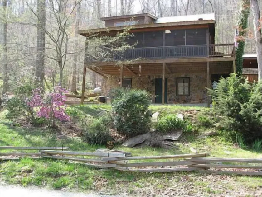 Shady River Retreat - Din Riverside Paradise! - Image 1