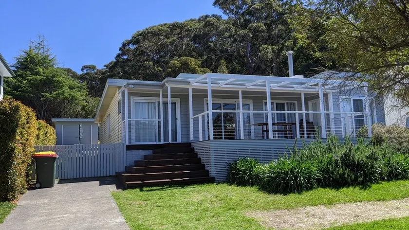 Seagrass Beach House at Hyams Beach - Image 1